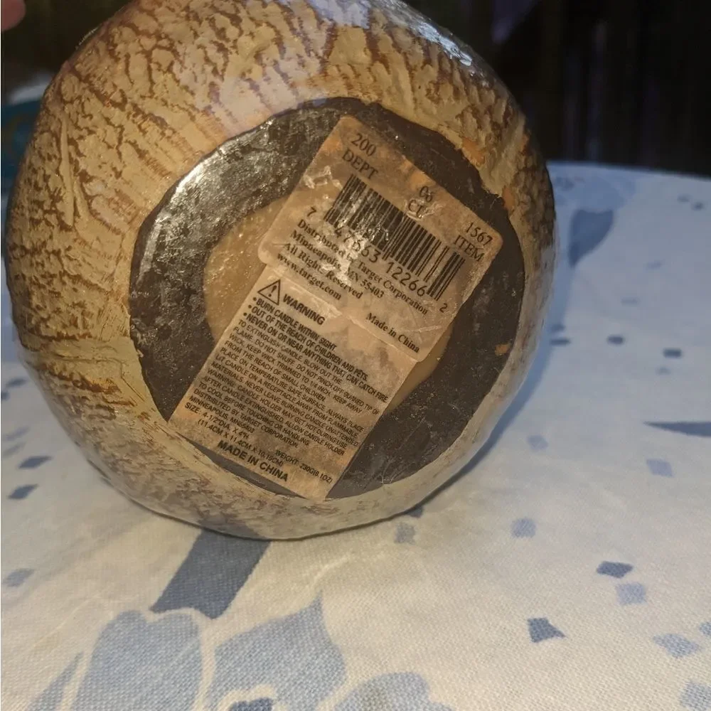 Target‎ brand coconut shaped candle NWT 🌈5 for $25